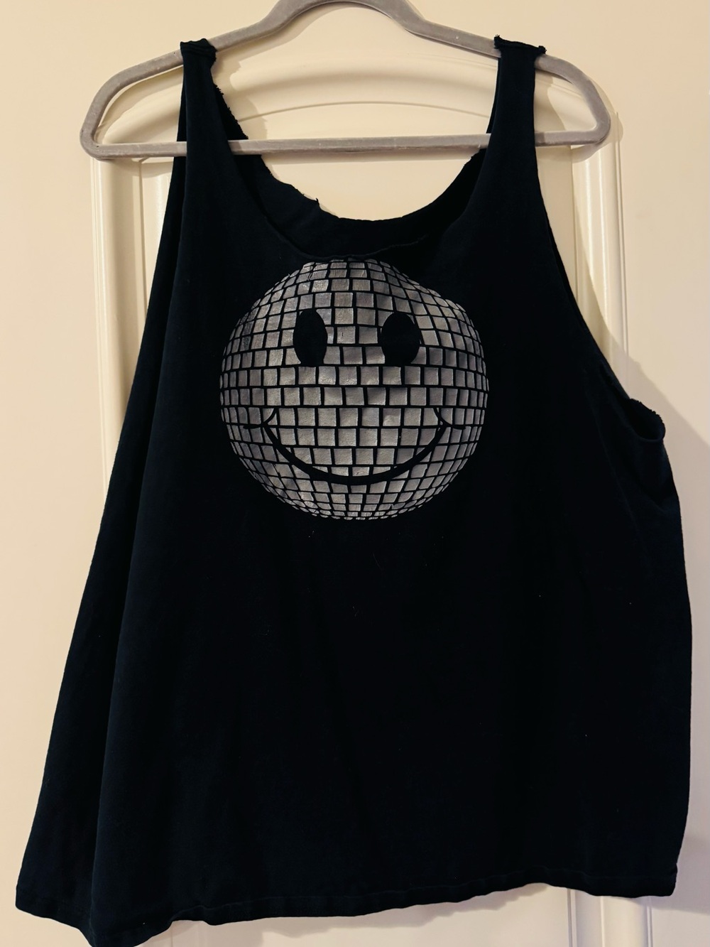 Black Sleeveless Graphic Tank Top with Smiley Disco Ball